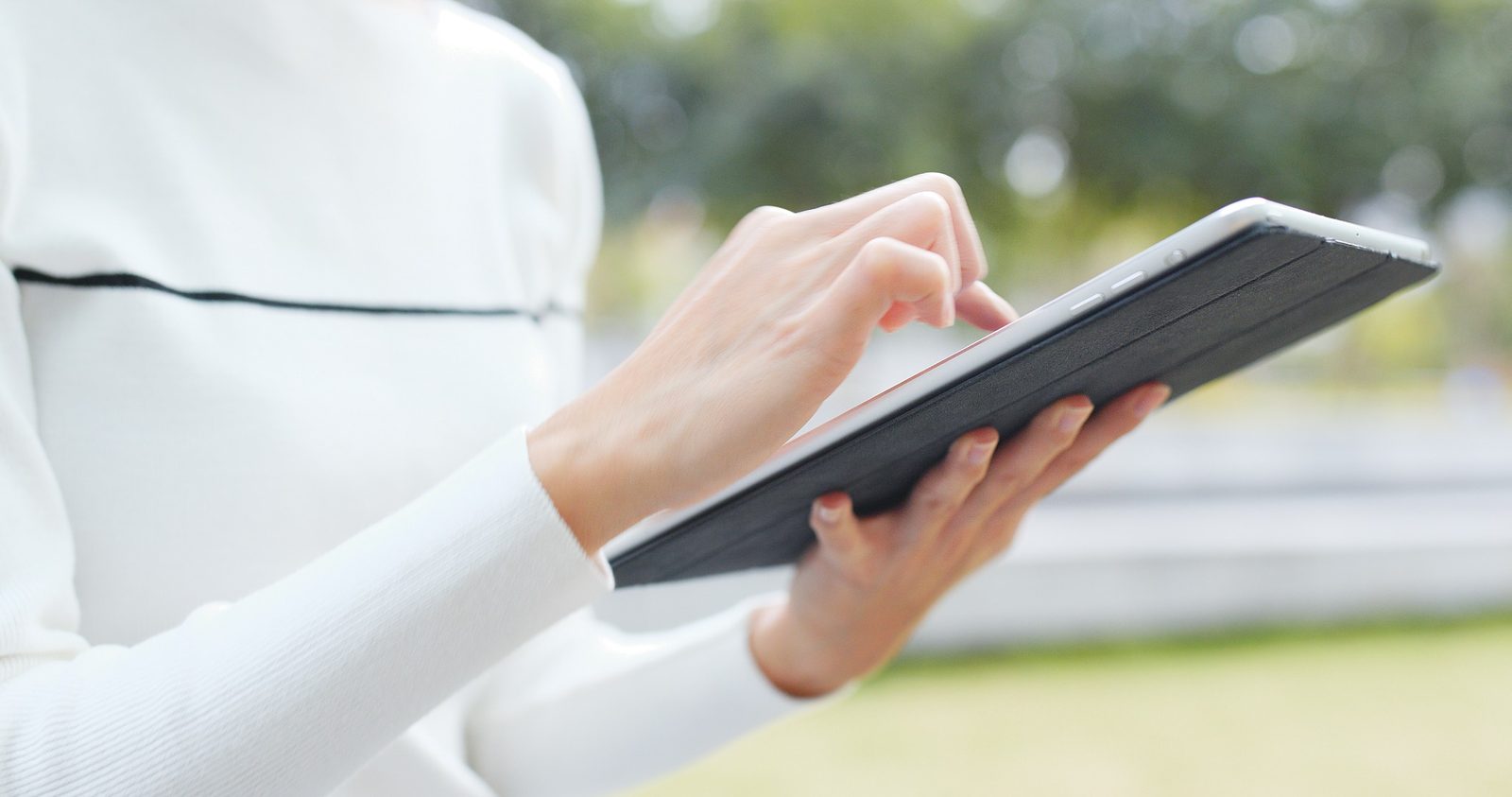 Cliente usando portal em tablet